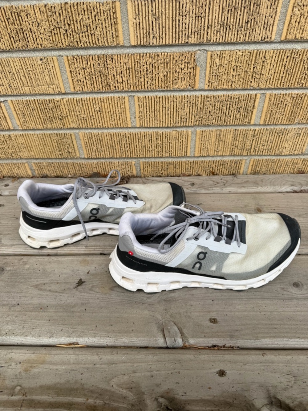 Men’s on cloud hiking shoes